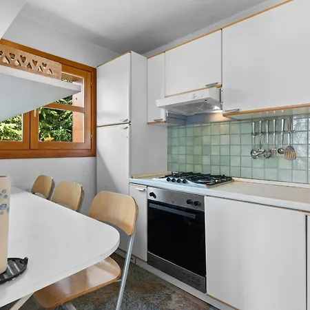 Διαμέρισμα 3br - Mountain View, Balcony And Parking