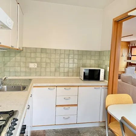 3br - Mountain View, Balcony And Parking *