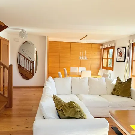 Апартаменты 3br - Mountain View, Balcony And Parking *